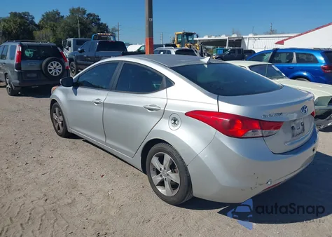 2011 Hyundai Elantra Gls (Ulsan Plant) z USA, uszkodzony, nr VIN KMHDH4AE6BU116001